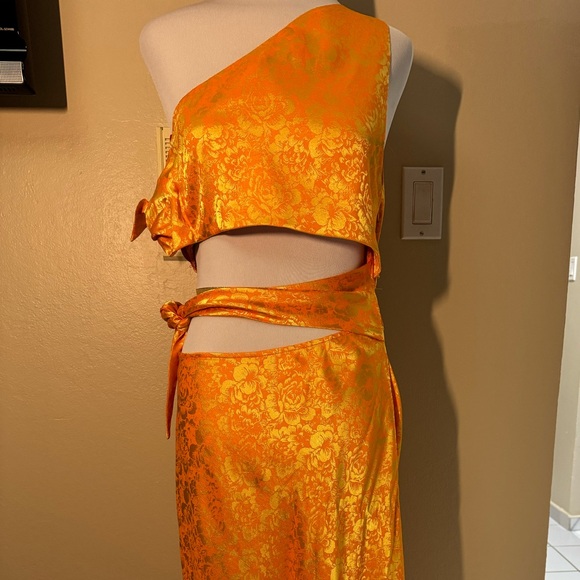 WAYF Brand Midi Dress - Picture 1 of 5